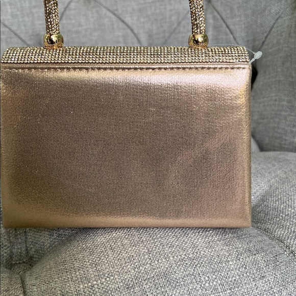 Elegant Gold Evening Handbag - Picture 6 of 9